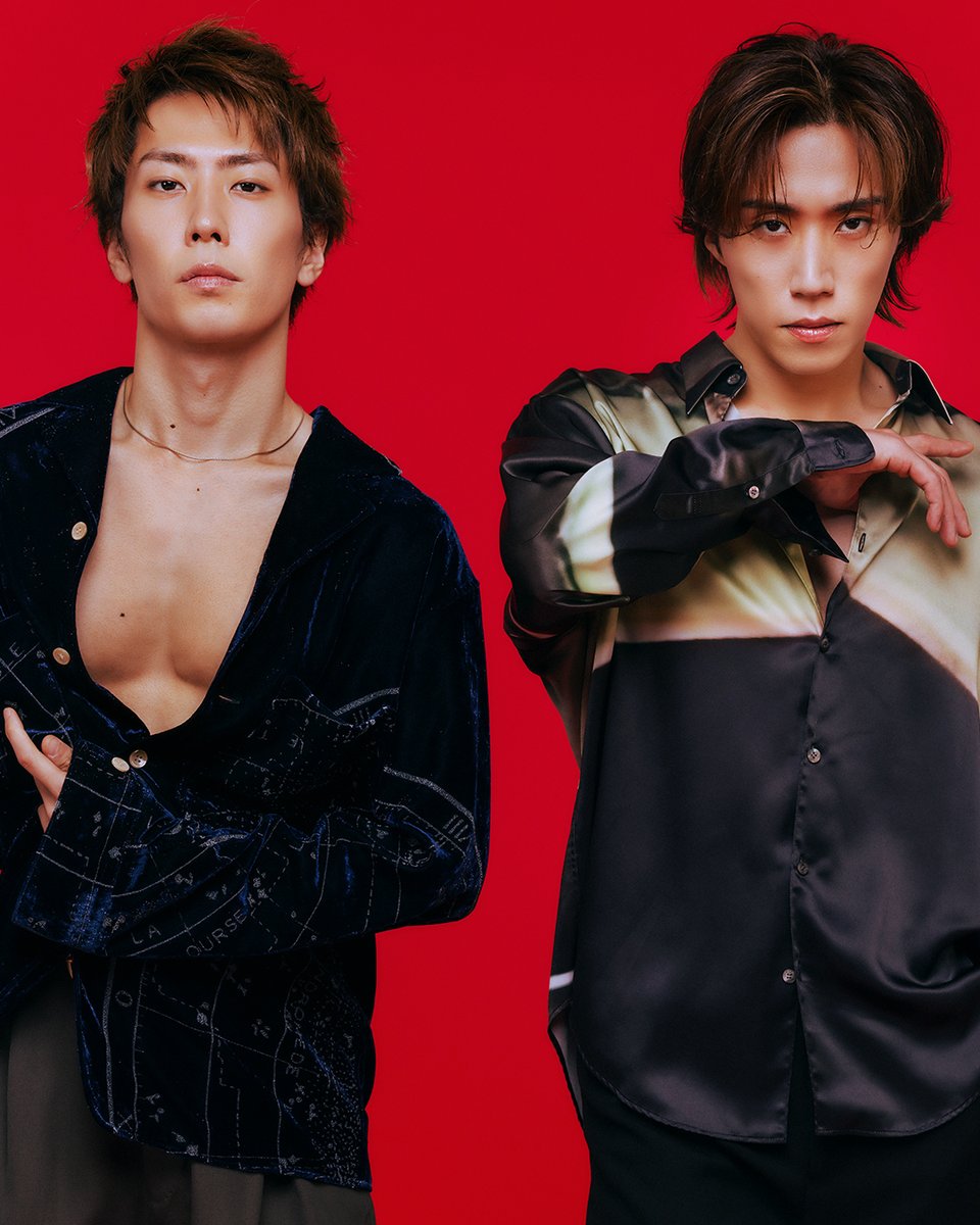 andGIRL_jp's tweet photo. ／
 #早乙女太一 ＆ #早乙女友貴 
❤️先行カットを大公開 🖤
＼

andGIRL秋号特別付録付き 早乙女太一＆早乙女友貴・ミニフォトBOOK『乱』から先行カットをお届け！

本誌にはないセクシーな衣装や「こんな表情見たことない！」と思わず魅了される全12ページの撮り下ろしカットがそろった、ファン必見のスペシャルな1冊です。

「DONUTS BOOKS」でしかGETすることができない特別なミニフォトBOOK、ぜひお見逃しなく✨

予約受付は【本日9月17日(木) 23:59】まで！！
＿＿＿＿＿＿＿＿＿＿＿＿＿＿＿＿

【🗓️予約販売期間】
～9月17日(木)23:59まで

【🔗ご予約はこちらから】
https://t.co/6l5w7q8HFj
＿＿＿＿＿＿＿＿＿＿＿＿＿＿＿＿

#andGIRL #アンドガール
#andGIRL秋号
#髑髏城の七人
