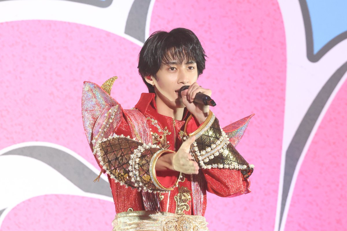 modelpress's tweet photo. ◤M!LK「LOVE ENG!NE」
“9000人来場”リリイベレポート🚲💨◢

\み！るきーずいるから輝ける/
🤘「時空超えてユニバース」初披露
🤘「紅白」「レコ大」…年末に向けた熱い目標
🤘今年の漢字は「“牛乳”でお願いします」⁉️

📸写真多数
https://t.co/SRCi5Qtm27

@milk_info https://t.co/QbvzRYSQXp