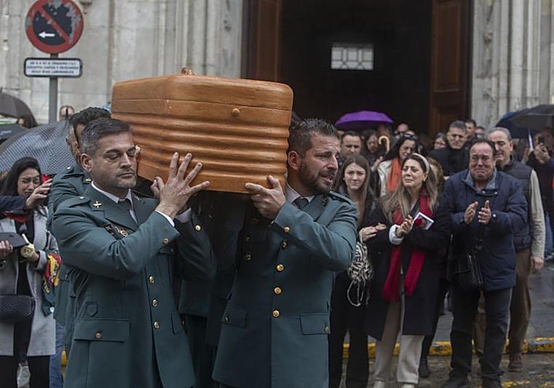 jusapolmadrid's tweet photo. 🚨 #ULTIMAHORA

🇪🇺 Europa vota declarar «PROFESIÓN DE ALTO RIESGO» a guardias civiles y policías nacionales, en contra de la execrable posición del Gobierno de Sánchez y su ministro Marlaska.
 https://t.co/ijPrMQ6ikb https://t.co/ieyH5rA81Z