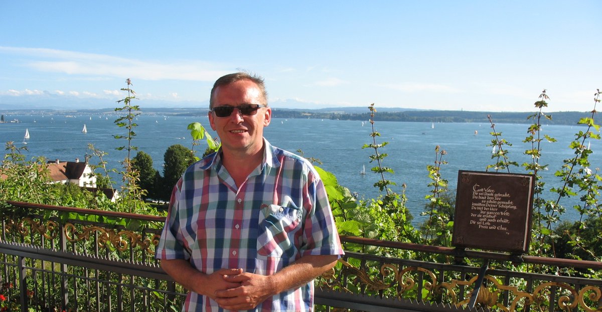 JP_Kwasniewski's tweet photo. 🌊 #Bodensee – traumhafte Landschaft am Fuße der #Alpen, im Dreiländereck 🇩🇪 #Deutschland, 🇦🇹 #Österreich und 🇨🇭 #Schweiz. Orte wie #Konstanz, #Lindau, #Friedrichshafen und #Bregenz laden zum Entdecken ein.
#Bodensee #Alpen #Reisen #Deutschland #Österreich #Schweiz #Reisen https://t.co/rk8p26wP60