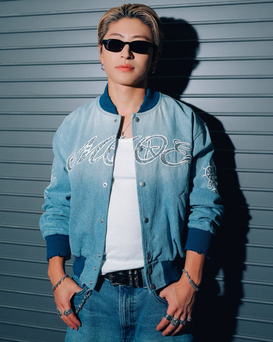 vertical_garage's tweet photo. MOE Denim Collection LIMITED PRE-ORDER

ライブ衣装として着用していたデニムジャケットのデザインをウェア、雑貨に落とし込んだカプセルコレクションを受注販売致します。

■受注期間
9/17(木)12:00〜9/23(水)23:59

■受注先
https://t.co/QGHqUHJ5u3

@generationsfext
#GENERATIONS https://t.co/rY08t2nw8j