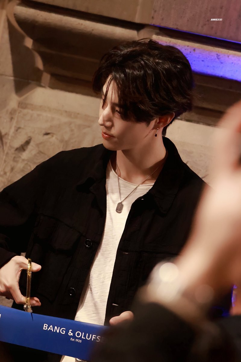 ANNIE_Xixiii's tweet photo. 260917

🐰✨

Mark Tuan At Bang &amp; Olufsen Sydney
#MarkTuanxBangOlufsen
#BeautifulSound #BangOlufsen #MarkTuan https://t.co/aoVE7b1SRA