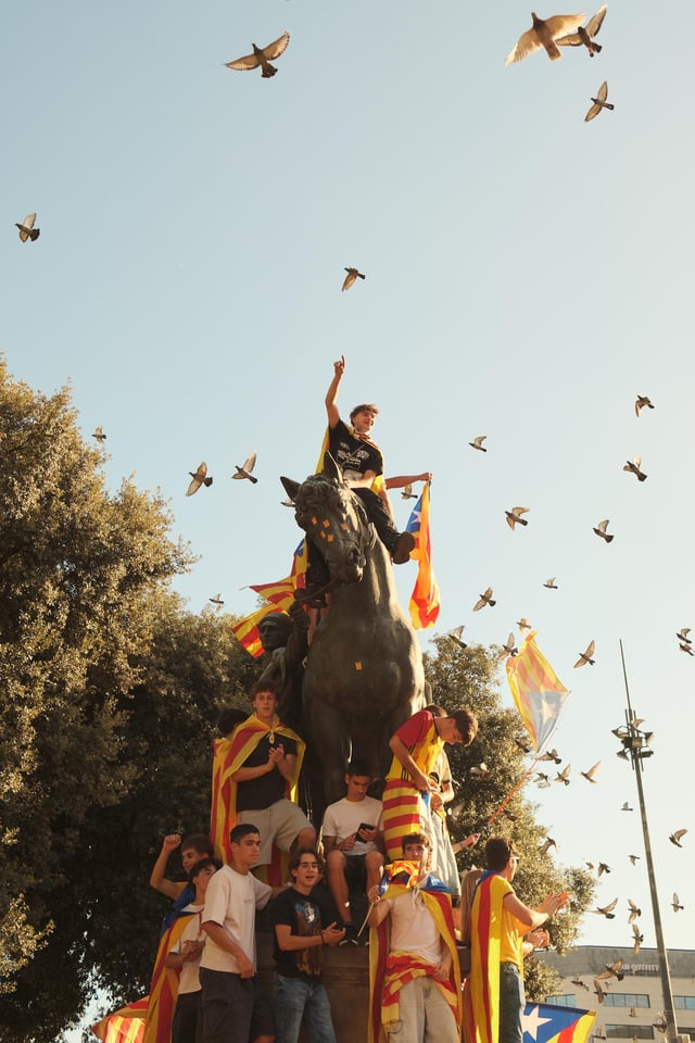 marcelrebo's tweet photo. Imatges amb +1000 d'aura de la passada Diada Nacional de Catalunya.

Via @PalpitationNo2905 a Reddit. https://t.co/qNBCFoYEl4