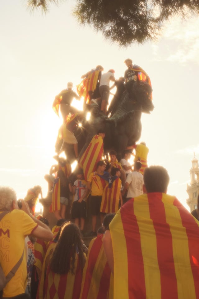 marcelrebo's tweet photo. Imatges amb +1000 d'aura de la passada Diada Nacional de Catalunya.

Via @PalpitationNo2905 a Reddit. https://t.co/qNBCFoYEl4