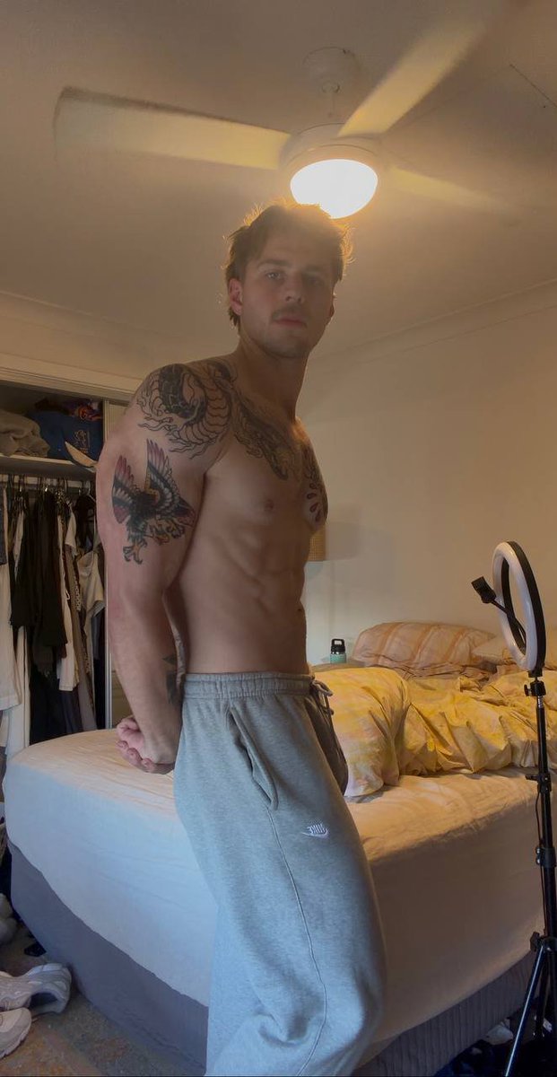 MackeyAlex103's tweet photo. @whipped_f0r @queerfootfella https://t.co/LKgYQFptSC https://t.co/6XzPVGEG1M