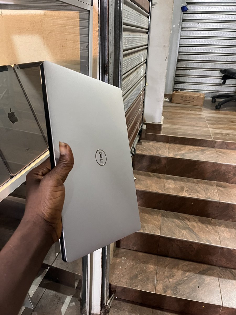 KrampahProf's tweet photo. @JasperZiggle *Dell XPS 13 7390*
Core i7-10th gen
16 gig ram/512ssd
*Ghc5,800*
0507576086 https://t.co/Qy3zTLlrxt