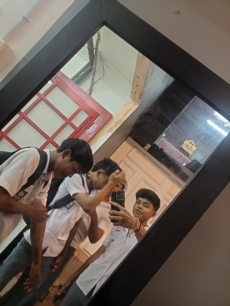 MangDwi2007's tweet photo. Jadi kangen masa sma, padahal baru lulus kwkwkwkkw https://t.co/aBt4vg7hrU