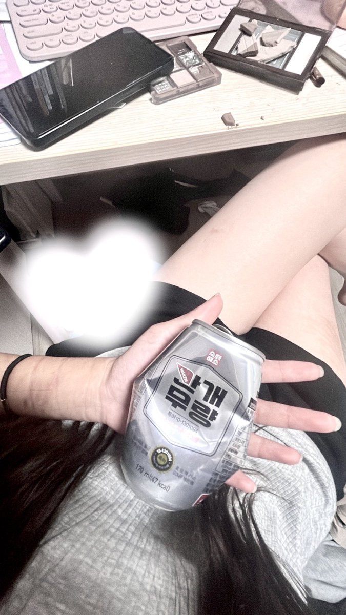 1uvszx's tweet photo. 요즘위클은숙취해소제도줌 https://t.co/M8ZEzQozqs