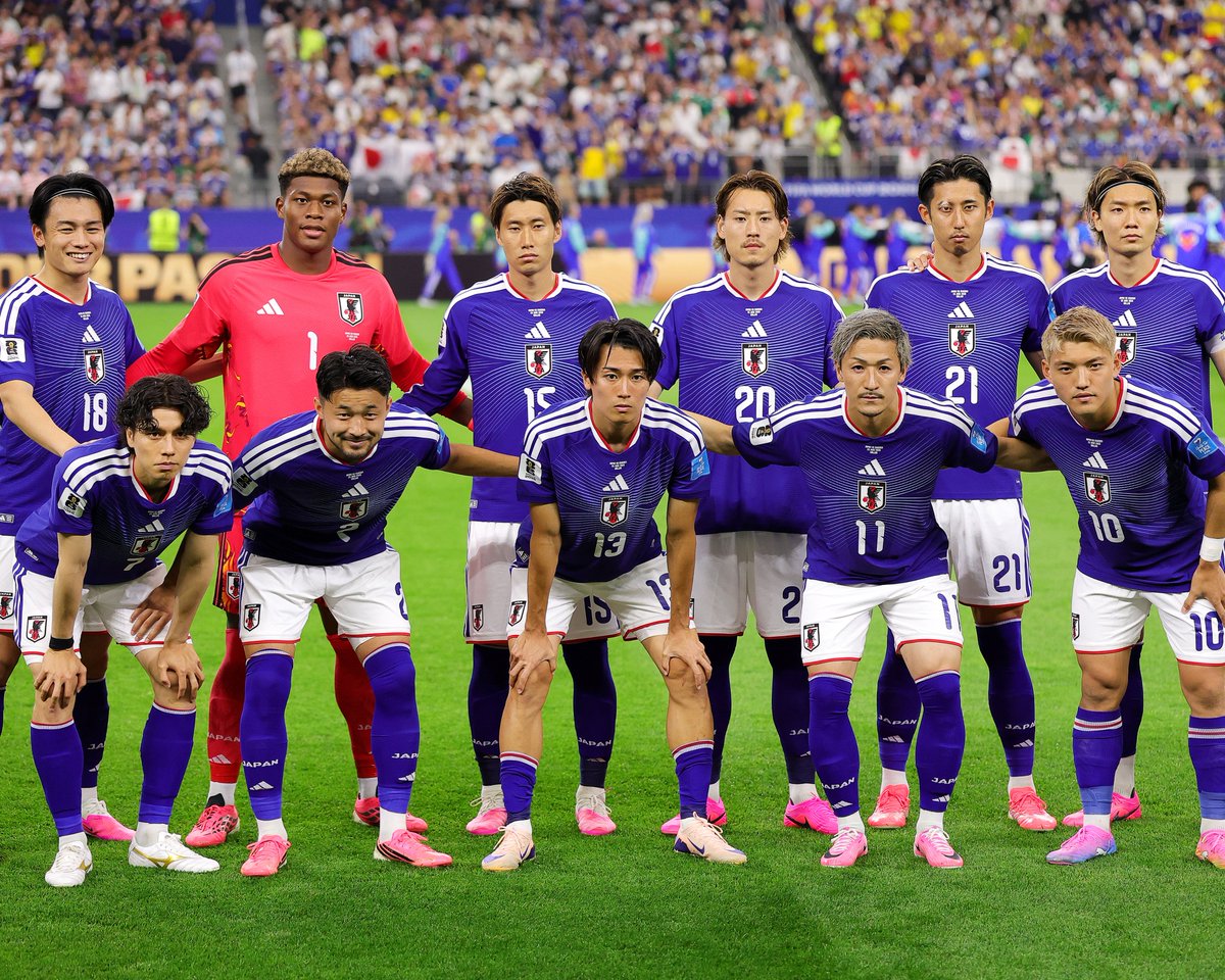 GoalJP_Official's tweet photo. 🇯🇵 #サッカー日本代表 メンバー発表！👥

▼GK
早川友基
小久保玲央ブライアン
鈴木彩艶

▼DF
板倉滉
渡辺剛
冨安健洋
安藤智哉
伊藤洋輝
瀬古歩夢
鈴木淳之介

▼MF/FW
伊東純也
鎌田大地
相馬勇紀
前田大然
谷村海那
堂安律
上田綺世
田中碧
中野就斗
中村敬斗
佐野海舟
熊坂光希
久保建英
鈴木唯人
田中聡
松木玖生
佐野航大
塩貝健人
齋藤俊輔
後藤啓介
佐藤龍之介

#SAMURAIBLUE