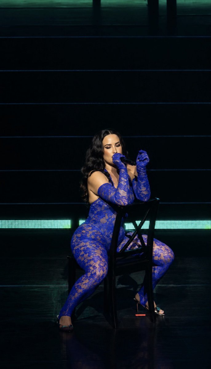 laragatucha's tweet photo. fotos da demi lovato que ninguém viu pq euzinha que tirei 🤩✨ https://t.co/0BdWubko2o