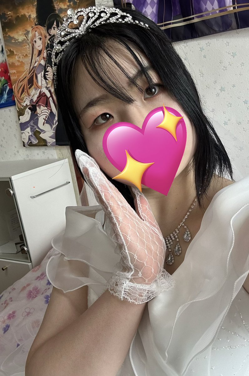 kaera_designlab's tweet photo. 私自身は、ロリータやドレス系は似合わないと思っていましたが、
母からは「Kaeraは、ロリータ似合うと思うよ！」
高校時代の友達からは「Kaeraは、ドレス系似合うと思う！」と言ってもらいました✨

今になって思うと、自分より家族や友達のほうが、私に似合うものを分かっていたのかもしれません。🌹 https://t.co/OeaHk0bohC