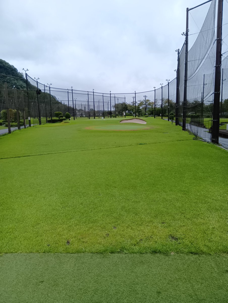 hhh_diary's tweet photo. 小雨降る中、練習ラウンドへ。

上手い人と回ると刺激を受けますね♪

受けるばかりで、与える側にはなれなかった瞬間 https://t.co/8pqIedx9ad