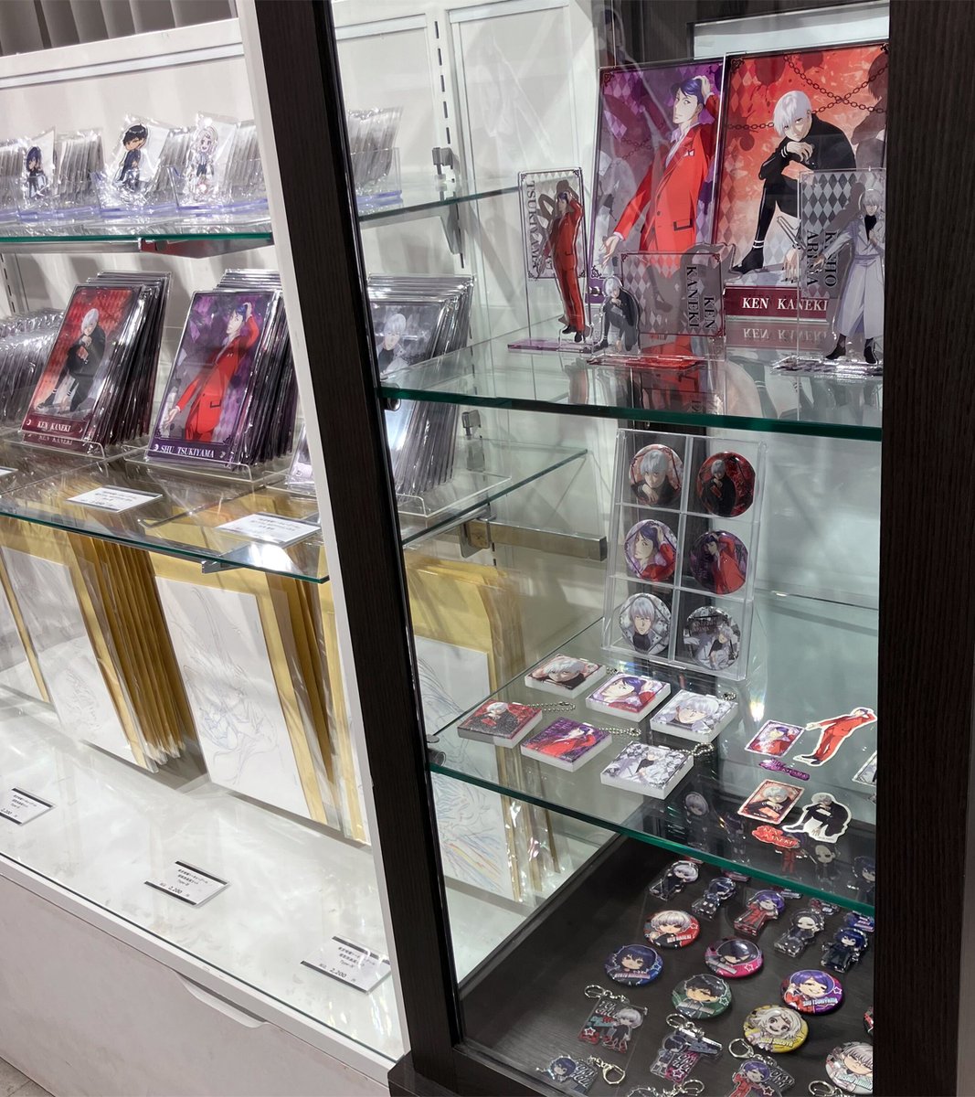 dflicense's tweet photo. ＼いよいよ明日9/18(金)スタート！／

TVアニメ『東京喰種 トーキョーグール』POP UP SHOP in 新宿マルイ メンが開催されます🎉

注目の見どころはこちら👇 
☕ 金木・月山・有馬のシルエットが印象的な描き下ろしグッズ販売 ☕
迫力の等身大POP展示 ☕ 
一部スケジュールにて【MR特別体験】も実施予定！

皆さまのご来場をお待ちしております！

👇特設サイト👇
https://t.co/TsLTlzGVL7

#東京喰種