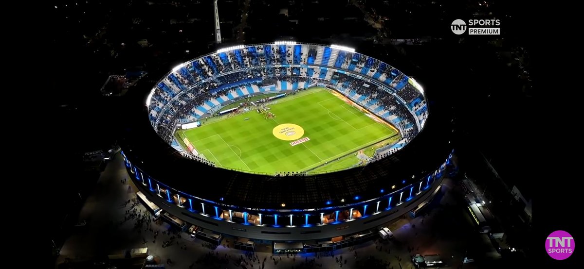 nmfanjul's tweet photo. A ver cuánta gente lleva Racing a Avellaneda https://t.co/37ha36SavR