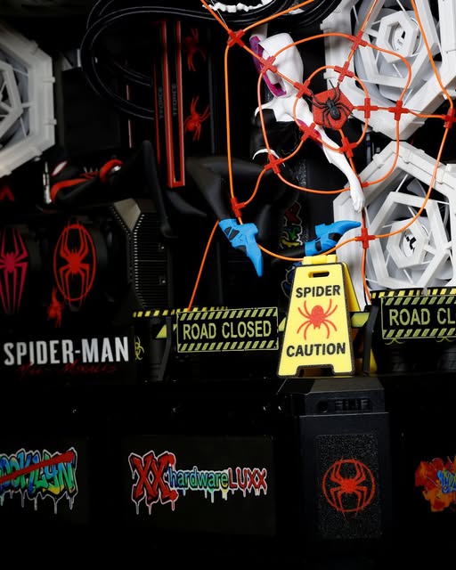 teamgroupinc's tweet photo. Everyone keeps telling me how my build is supposed to go! Nah... I’mma do my own thing. 🕷️✨
Breaking the rules and pushing limits with uncompromised power backed by T-FORCE.
Who says you have to follow the standard setup?
📸 Photo by: @Thermaltake_de
#TeamGroup #TFORCE #pcbuild #pcgaming #custompc