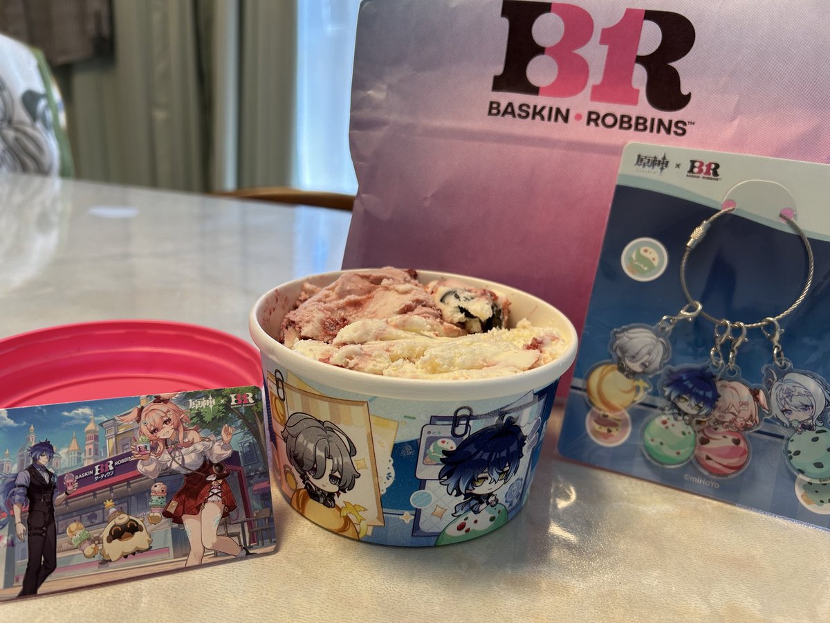 moglie_9's tweet photo. 原神の31コラボ受け取ってきた！ シリアルコード目当てだったけどキーホルダーもカップも可愛い〜！ https://t.co/zEvGxJxJNU