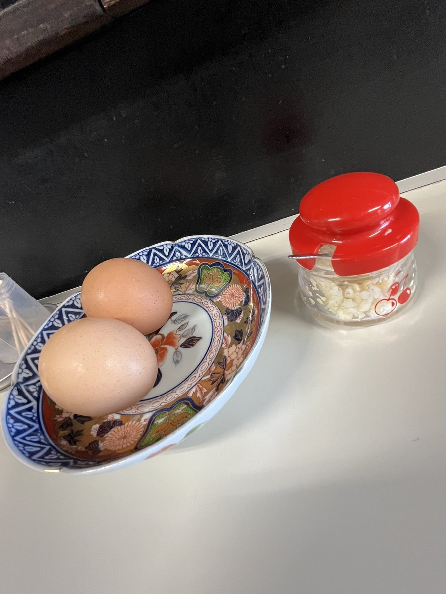 51Pb2j's tweet photo. 桑名市　マービンさん

豚骨醤油チャーシューメン　1000円　野菜マシ　100円　追加チャーシュー　200円　生たまご　50円✖️2

チャーシューメンにさらにチャーシュー追加🤣
生たまご入れた写真忘れた😱ごちそうさまでした😋

#ラーメン　#豚骨醤油チャーシューメン　#桑名市　#マービン　#152杯目 https://t.co/s884hDChzC
