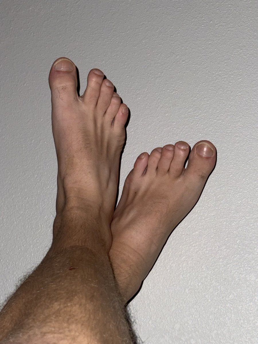 MasterSpencer12's tweet photo. The only thing that makes you excited… approach my dm’s, now. 

@MASTER_UPDATES @AlphaMaleWorld1 @rt4dom #findom #master #footmaster #footslave #cashpig #humanatm #feet #soles #malefootworship https://t.co/wnZ5uxiH6J