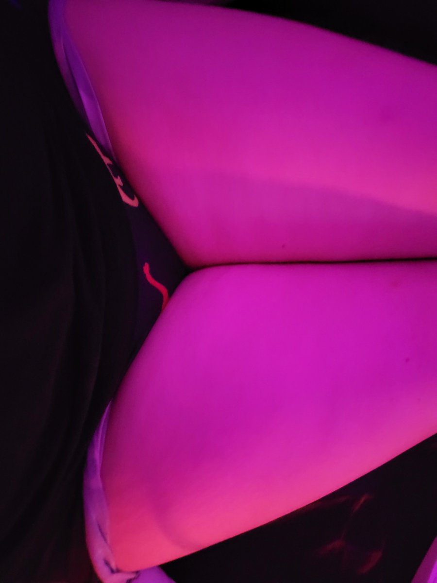 pr3ttywhispers's tweet photo. Come lay on them or use them to get off on.. your choice <3 https://t.co/5iDnH7dzzQ