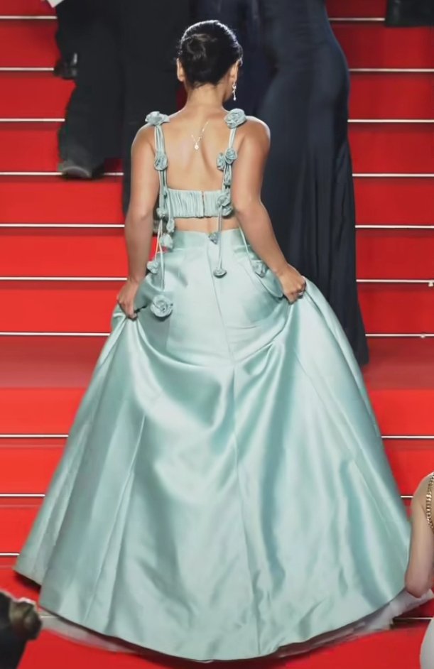 acshfan's tweet photo. aww.. this was the gown! 🩵

from xyriel's kwento to this.. mga stories na hindi natin malalaman if hindi pa nila ikwento kasi anne won't brag about it naman 🥹 https://t.co/BX4n6Qcum6