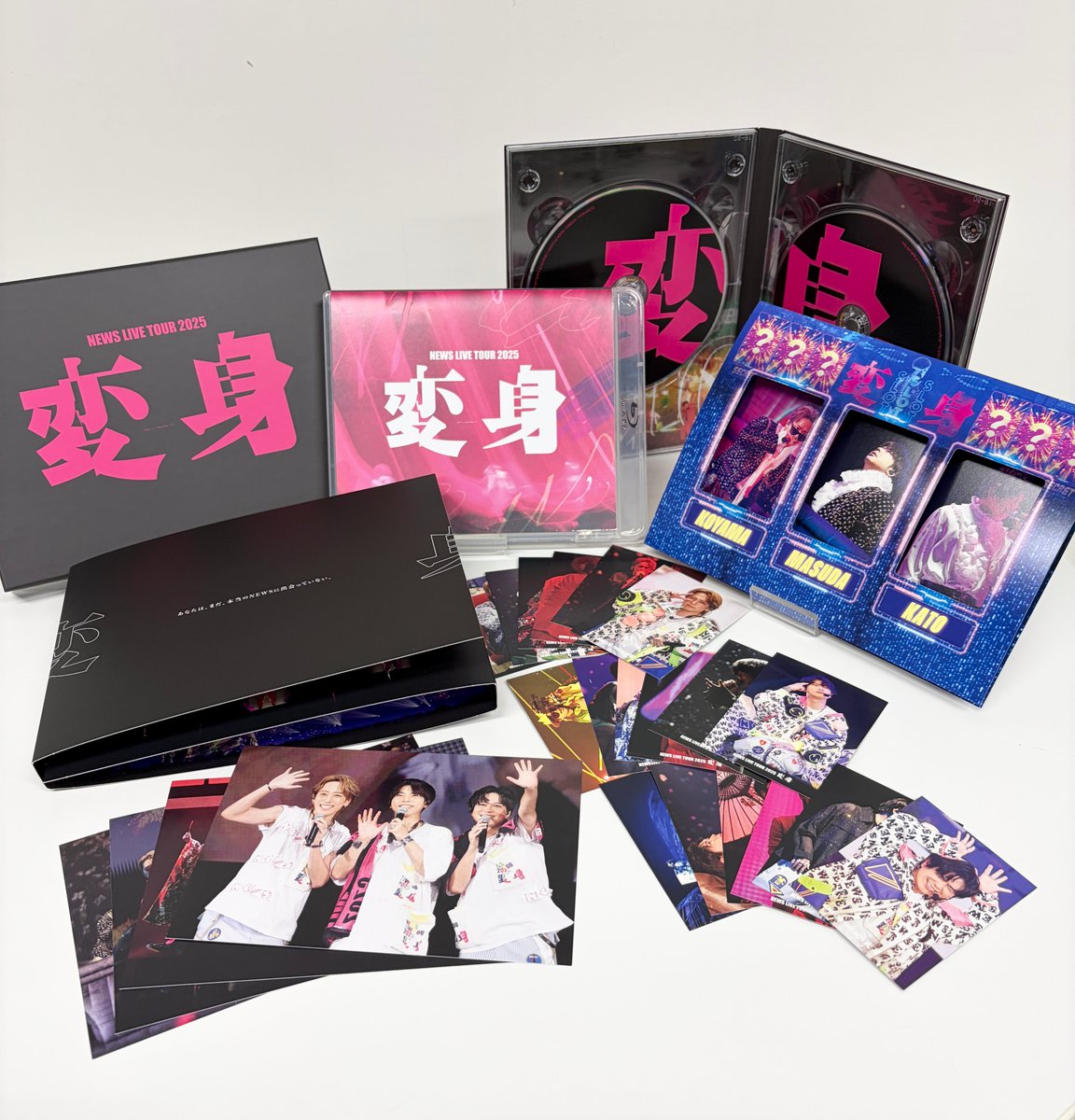 NEWS0915_music's tweet photo. 🏰 #開封のギー はお済みですか？🏰

Blu-ray &amp; DVD
「NEWS LIVE TOUR 2025 変身」発売中!!!
週末や連休は鑑賞のギーを楽しもう🫶

👇NEWSと一緒に開封する
https://t.co/IK8bv6w5Rb

📀ご購入はこちら
https://t.co/8siDcgpvRb

#NEWS_変身 https://t.co/1qyb8hb8gS
