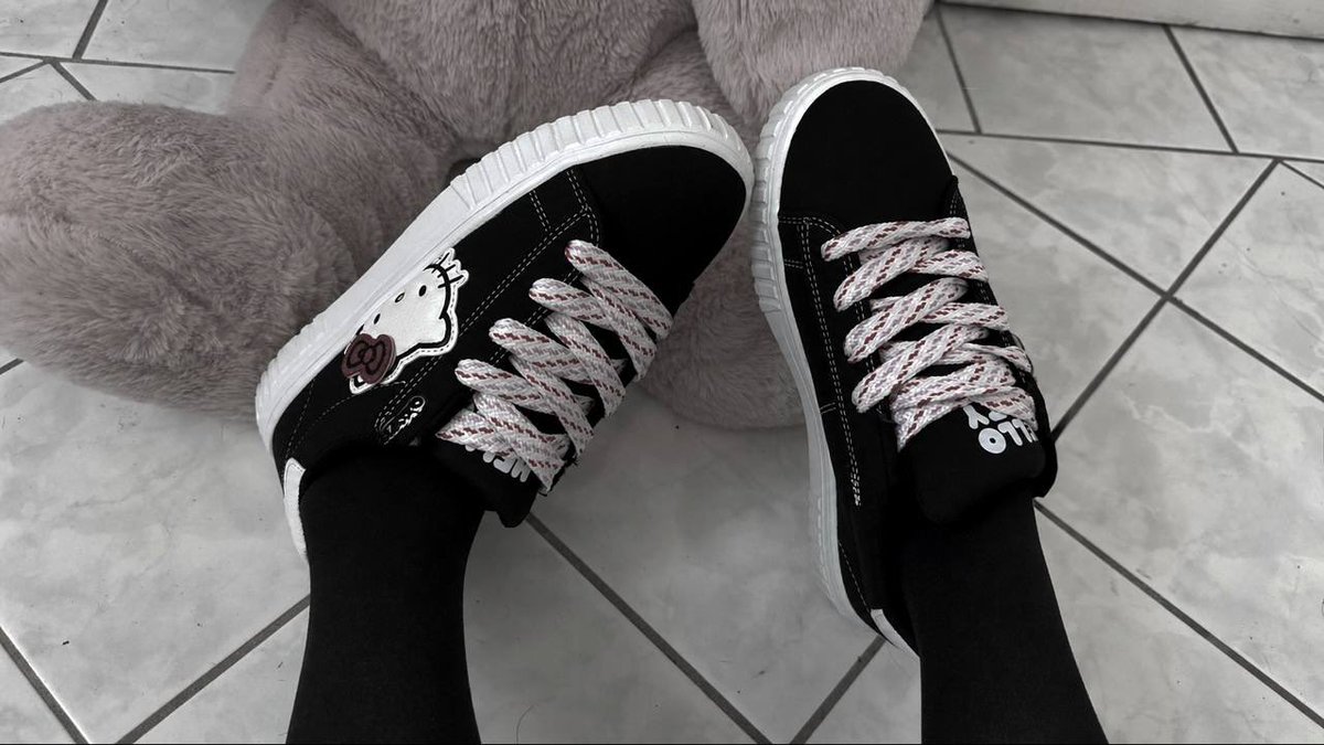 rulameow's tweet photo. cute shoes 4 a cute girl🤍 https://t.co/0hYQ3WFimJ