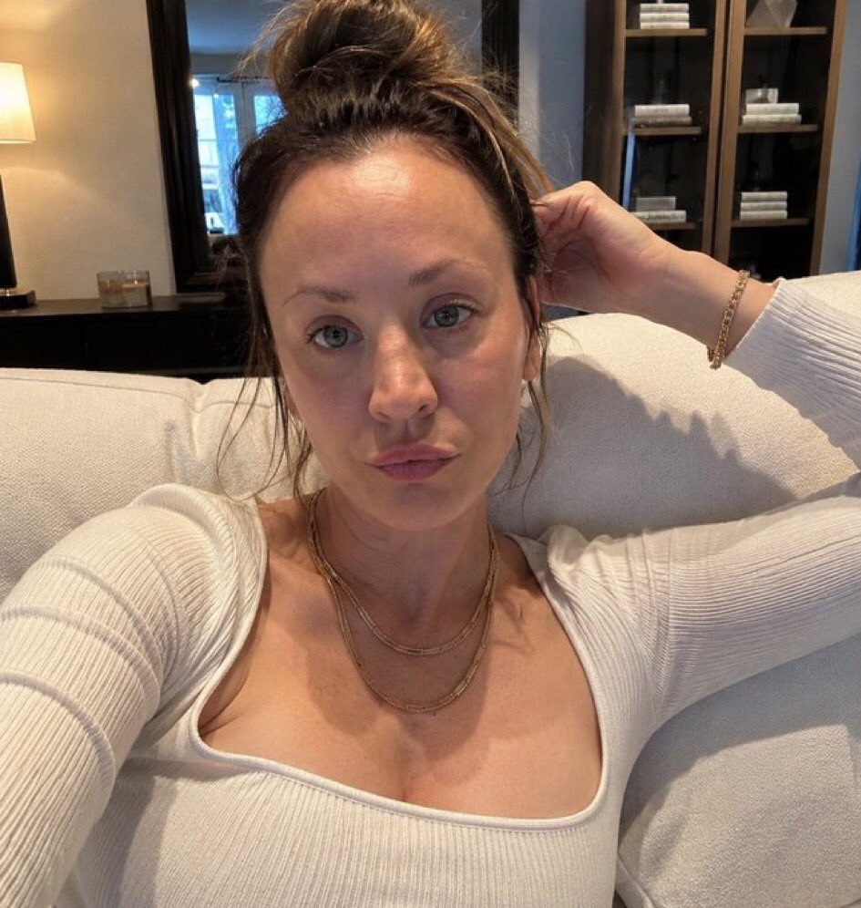 KaleyCuoco9ds's tweet photo. Let call it a day ❤️😍

For who really cares 😒😔 https://t.co/ylu8dZxDRi