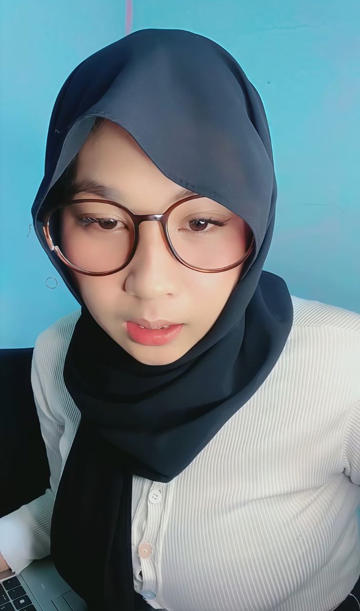 TrishaKesha's tweet photo. nemenin ayang nonton

https://t.co/DCBrp1ppbL https://t.co/XBbgufztdn