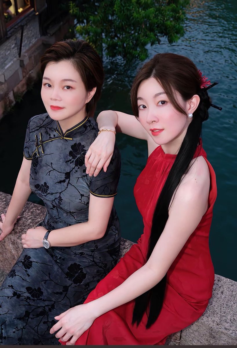 rckvsi's tweet photo. 有喜欢我们这群老姐妹的吗哈哈 https://t.co/GFHvsBnq8n