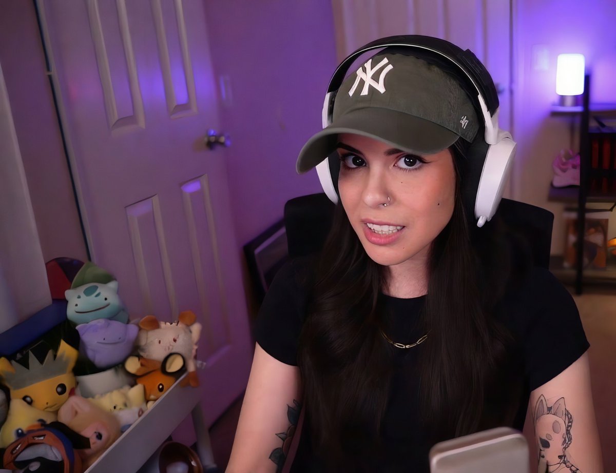 LunityHUB's tweet photo. It's her eyes & smile that will always get me. #Lunity #Twitch #YouTube https://t.co/x3TZz1yXxa