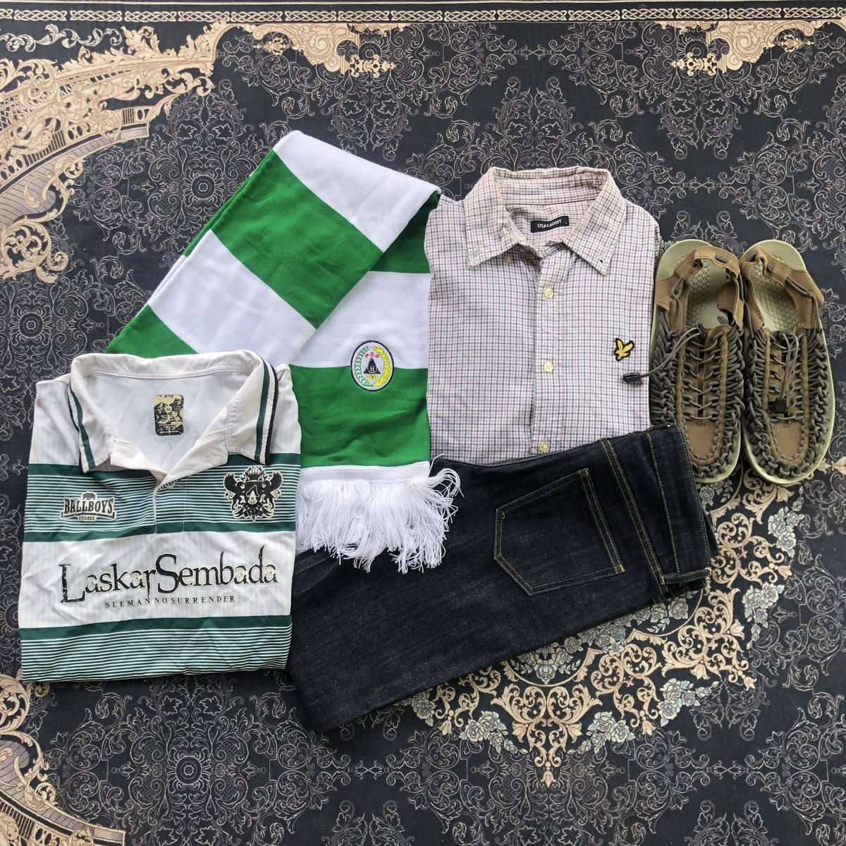 AkbilFauzi's tweet photo. Izin tag mas @JanganGoyah #UGDforPSS @UGDforPSS1976 

1.Scraft pss kondisi masih baru 200k
2.Buttondown lyle &amp; scott size l fit xl 250k
3.Sandal size 43 150k
4.Jersey ballboys size xl ada minus 100k
5.Jeans uniqlo size 30 model slim fit

Wa 089528932069 lok klaten https://t.co/N8Hn7uLNEM