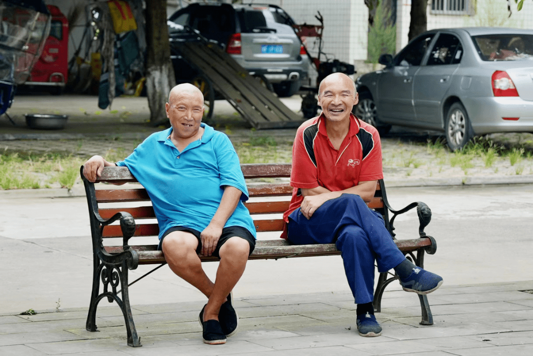 aellz692223's tweet photo. Just wrapped a 3-day senior community volunteer program! Helped elders with phone tech, played chess and laughed nonstop. What a warm, meaningful weekend https://t.co/SihVe315ky