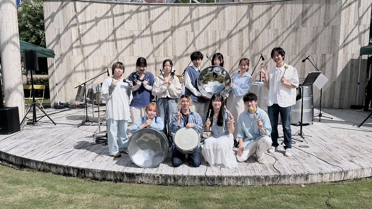 otononiwa_radio's tweet photo. 【#本日の音ラジ】
第52回終了後のパーソナリティーインタビュー🎤🎧

打楽器コースの皆様による演奏、お楽しみいただけたでしょうか🥁🎶

後期も音ラジ盛りだくさんでお届します！
お楽しみに😆✨

見逃した方はこちらから👀⬇️
URL: https://t.co/OQiRQCpDZD

#音ノ庭ラジオ
#本日の音ラジ https://t.co/KrzragcIVt