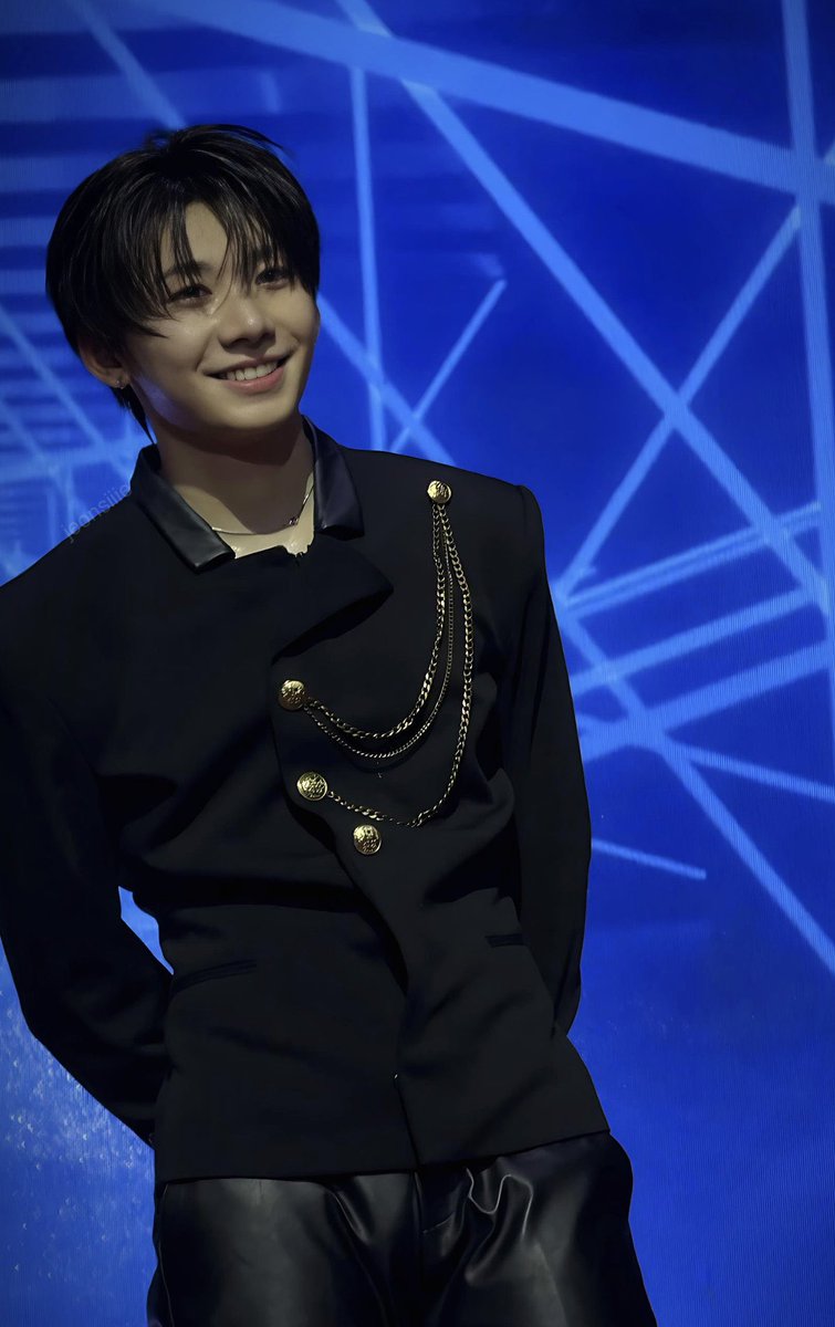 AHOFalways9's tweet photo. sometimes I just look at Hani and think… wow, I’m so glad this man exists 🥹

#PARKHAN #HAN #박한 https://t.co/QUwlKMybh8