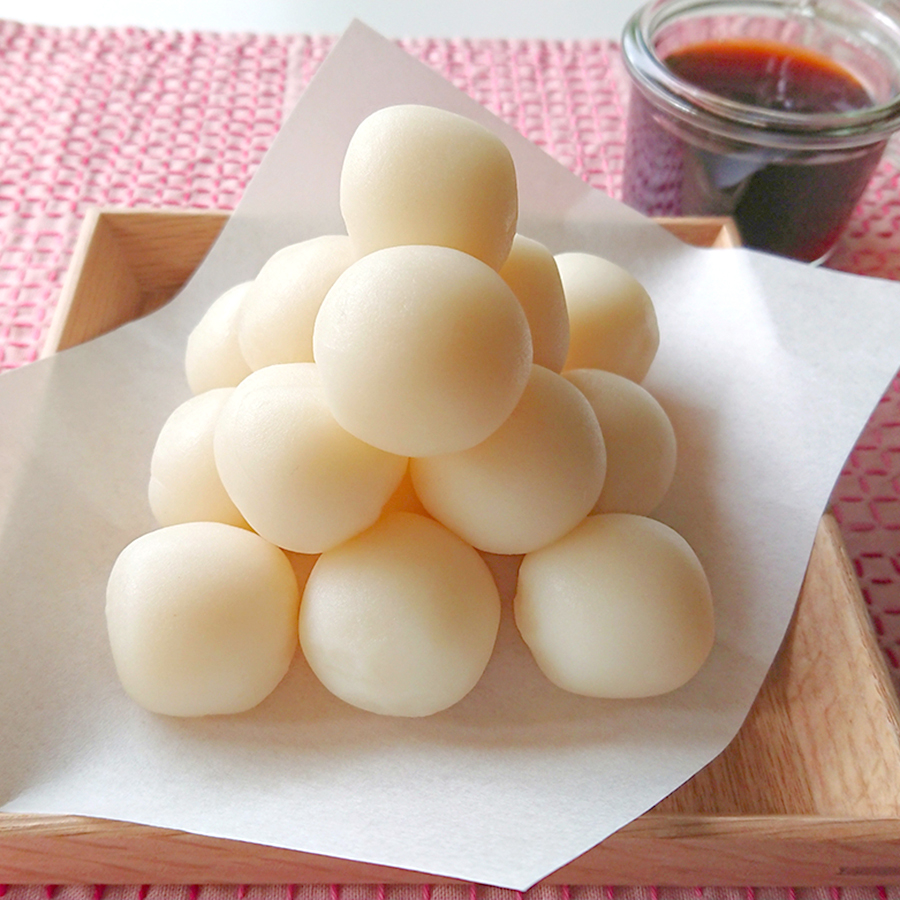 TomizawaShouten's tweet photo. ＼富澤商店 👩‍🍳 お月見レシピ／

【月見団子と基本のみたらしあん】🎑

お月見シーズン！！
お月見グルメは、色々ありますが...
シンプルな「月見団子」も魅力的💕

もちもちしながら月を眺めたいです...！！

#富澤商店レシピ
作り��☞https://t.co/TskOjl2Vd8 https://t.co/tnmiT2t5a0