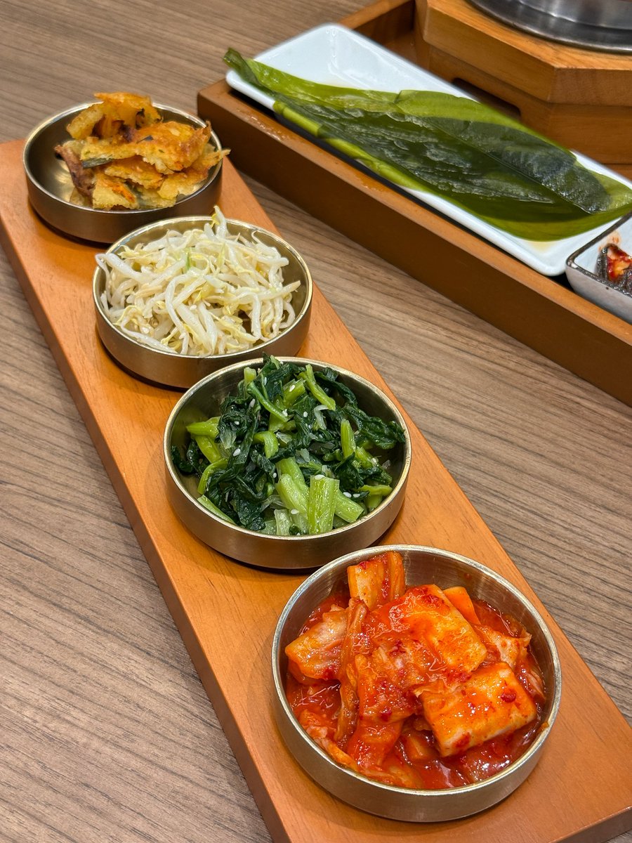letstalkaboutKR's tweet photo. ร้านอาหารเกาหลีในไทยที่แอดไปบ่อยๆ
ที่นี่ “KIANI” รสชาติเหมือนกินที่เกาหลี เครื่องเคียงเติมฟรีไม่อั้น มีน้ำข้าวเกาหลีให้ฟรีด้วย

ปกติกินเป็นอาหารเซ็ต แต่ตอนนี้เค้ามีเมนูใหม่ที่สั่งมาแชร์กับเพื่อนได้ด้วย แล้วมันอร่อยมากทุกคน ก็คือจะเป็น จอน กับ ปลาแมคเคอเรลย่าง เหมือนกินที่เกาหลีเลย 

ร้านเกาหลีฟีลโฮมมี่ ราคาดี เข้าถึงได้ มีหลายสาขา ใกล้ที่ไหนไปได้เลย 

#อาหารเกาหลี #อร่อยบอกต่อ