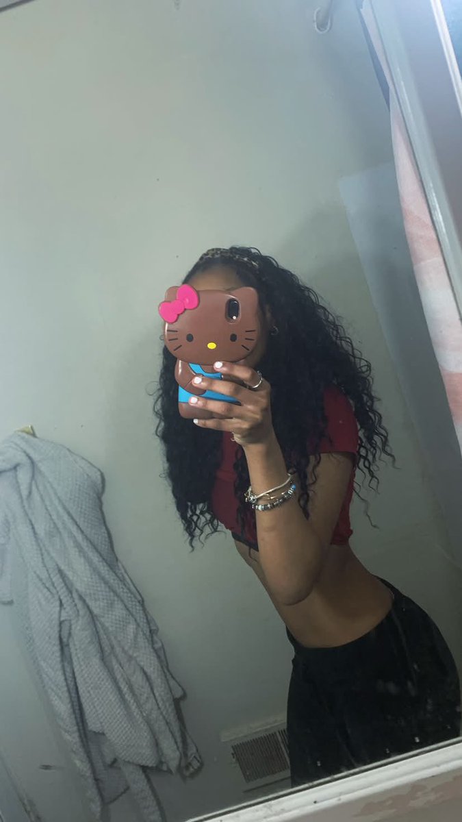 r1pentt's tweet photo. I’m charging about 3$ for FaceTimes follow me to bust one 💦 💵 #wata #ebony https://t.co/87QZ81WH1g