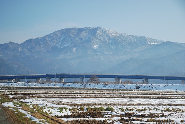 sendai_tonari's tweet photo. やまがた百名山 甑岳
第61回甑岳登山
【日時】
2026年10月18日（日）7:30～15:30
【集合場所】
大森山公園駐車場
【参加料】
2,000円（高校生以下500円）
【コース】
ハチカ沢コース：往復約7km
【申込締切】
2026年10月2日（金）まで

詳しくは👇
https://t.co/tdLpQ1goov https://t.co/fPTkvK0G6E