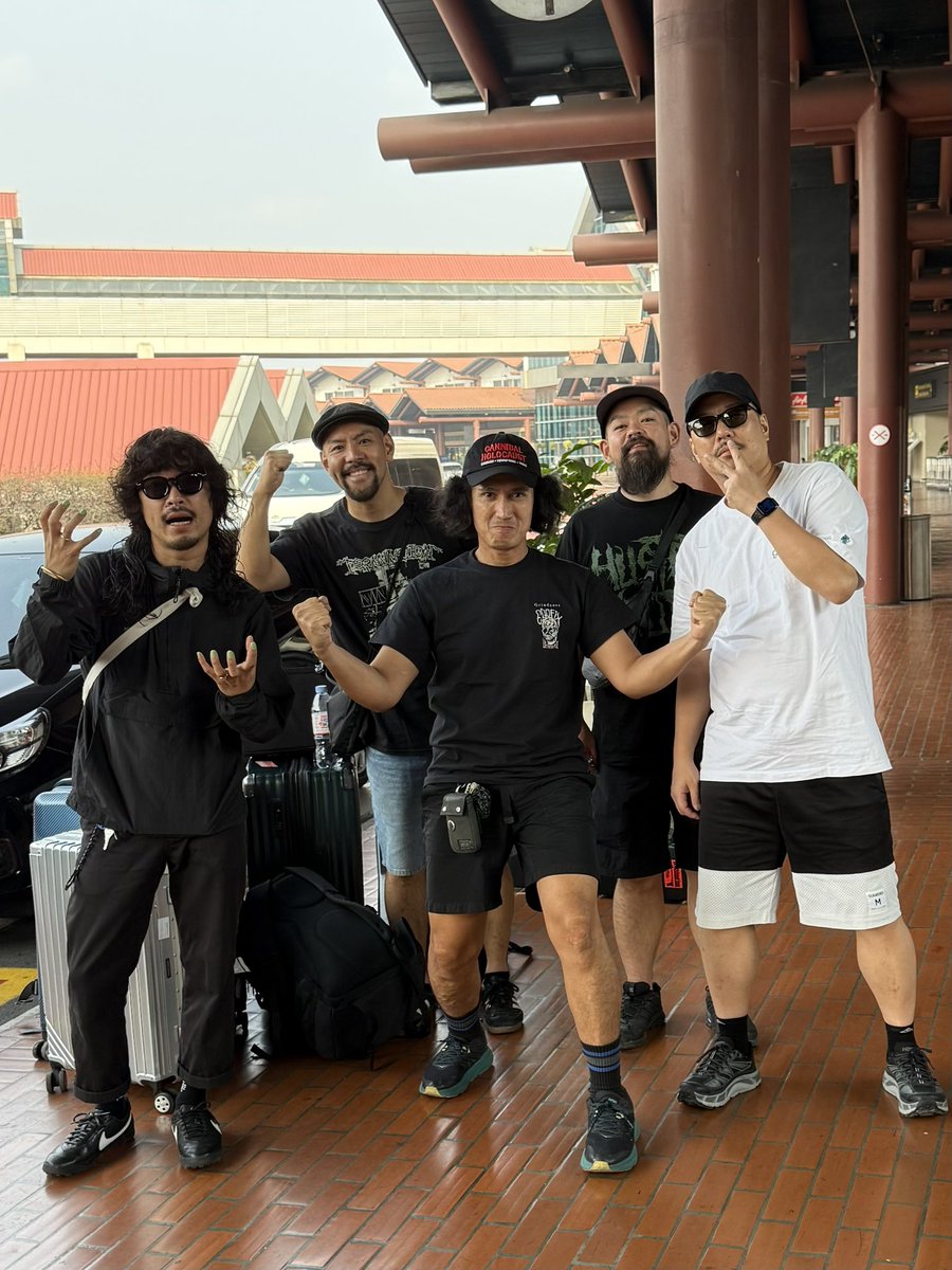 termination616's tweet photo. 東南アジアツアー無事完走！
凄まじい経験をさせてもらいました。
人のパワーと優しさがすごすぎる！ https://t.co/RWpNkLHV3N