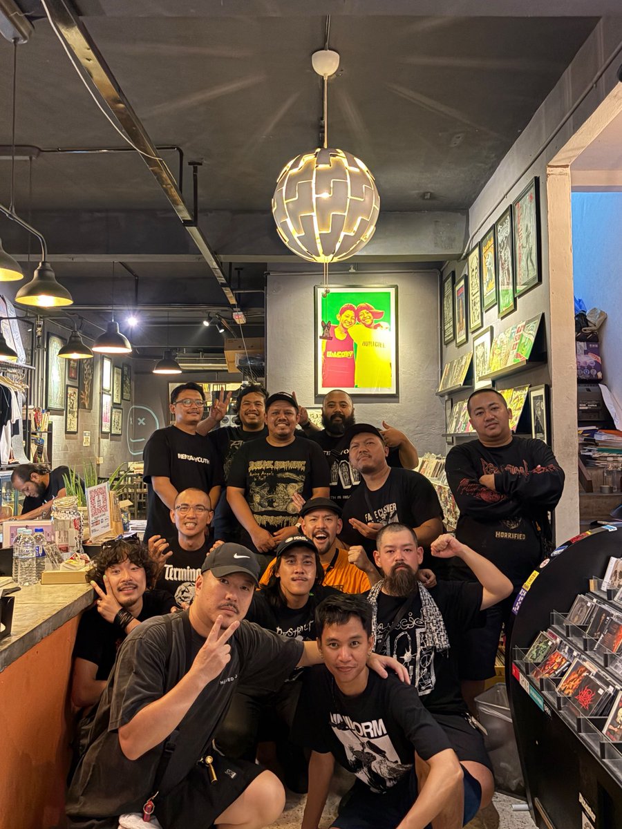 termination616's tweet photo. 東南アジアツアー無事完走！
凄まじい経験をさせてもらいました。
人のパワーと優しさがすごすぎる！ https://t.co/RWpNkLHV3N