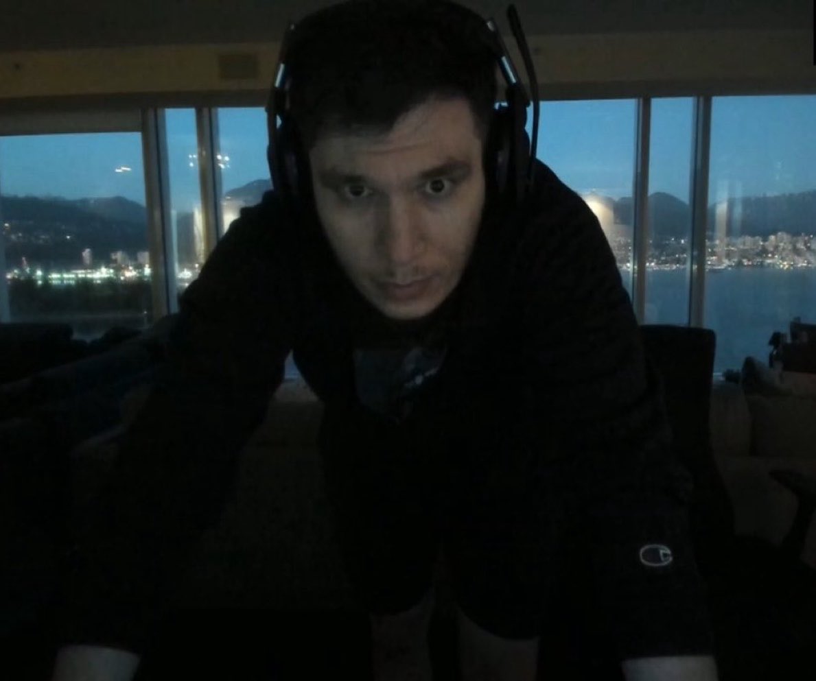 TrainUpdates's tweet photo. Train is playing League of Legends here 
https://t.co/8aJPIkutLD https://t.co/snwm02MPpk