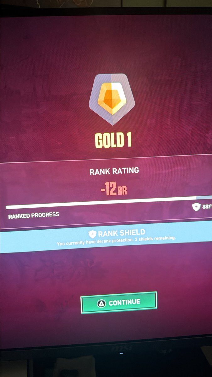 itsGobby's tweet photo. @VALORANT HOW AM I SUPPOSED RANK UP IF MY TEAMMATES CONSTANTLY THROW RHE TOWEL OR LEAVE THE GAME😭😭 I get called the N word so much as well🫩 https://t.co/05iPbsVt1h