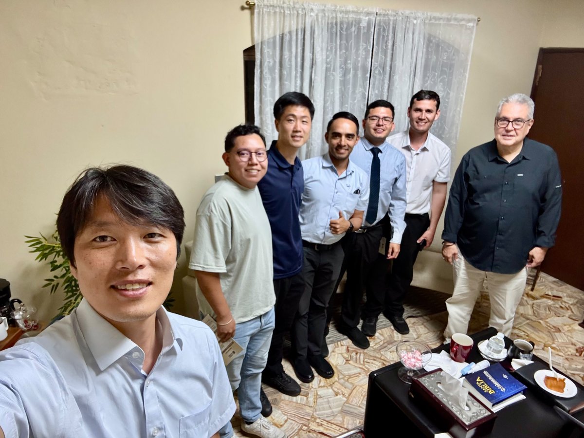 andrescastrocr's tweet photo. Gracias a Dios fuimos a encontrarnos con varios pastores en San Salvador Norte para invitarles a la Conferencia de Líderes Cristianos.

Dios les permitía un corazón bien abierto y anuencia para acompañarnos en la exhibición del Tabernáculo. https://t.co/OrEUatW12S