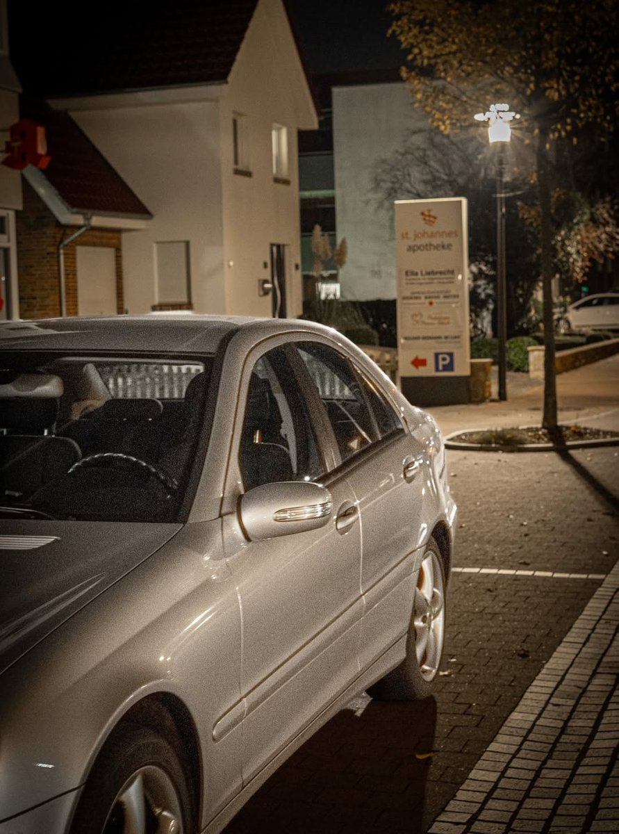 KinaBoulware's tweet photo. The charm of the early 2000s—when elegance still had character. The W203 C-Class: refined in presence, strong on the road. From the solid C 220 CDI to the wild C 55 AMG, each has its own story. Timeless, honest, Mercedes. https://t.co/3LM8p4150Z