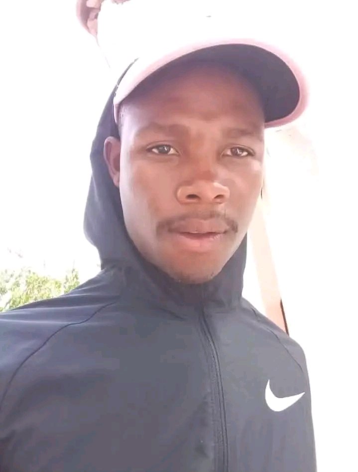 AmukelaniMoyani's tweet photo. Wanted for Murder by the Limpopo @SAPoliceService https://t.co/jCuq2nnrgd