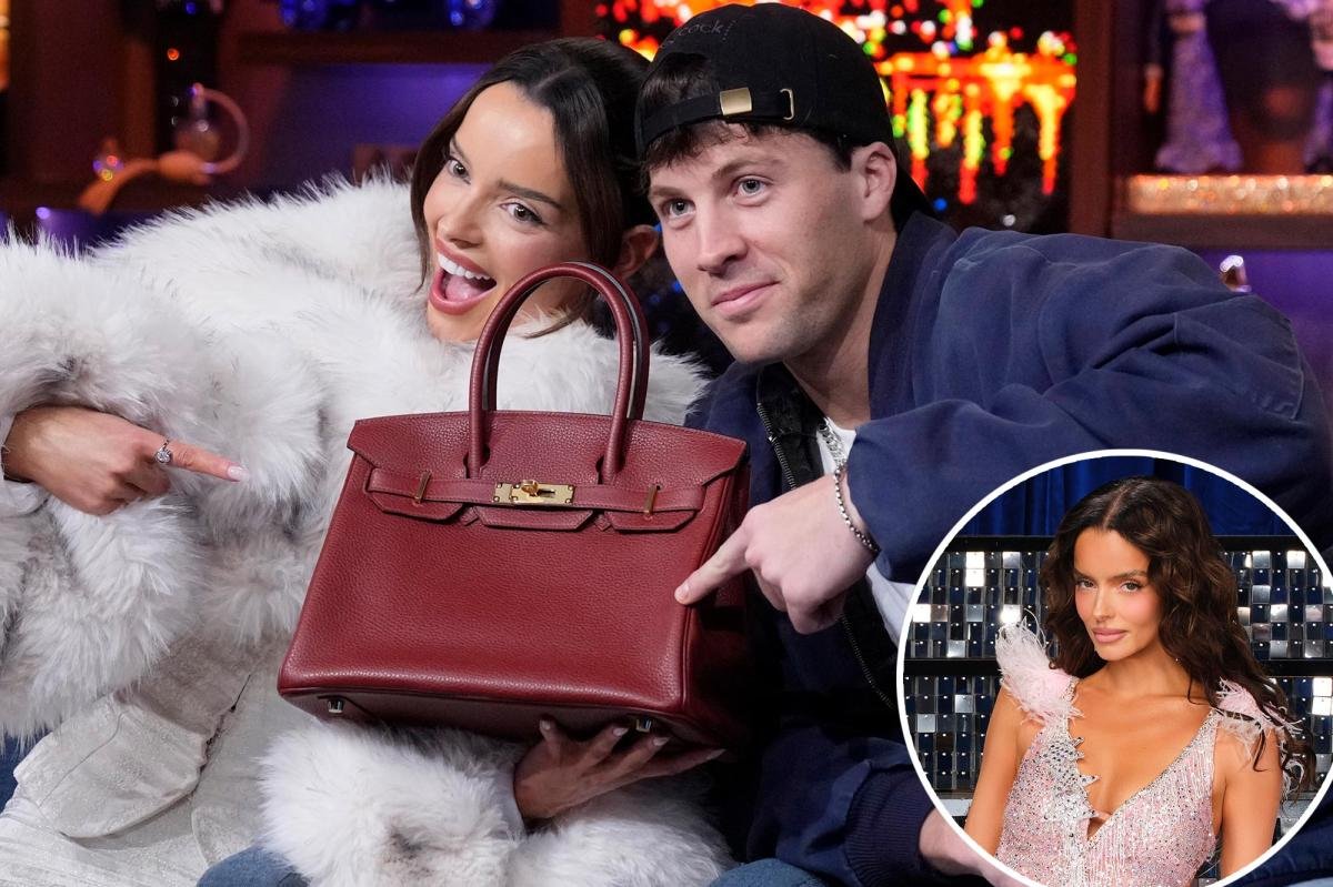indicatorpod's tweet photo. Maura Higgins’ Birkin from ‘Traitors’ co-star Rob Rausch steals the show at ‘DWTS’ — and fans are obsessed

Read more on The indicator : https://t.co/tc7L2Aq6Gh https://t.co/g73Kh8hkEQ