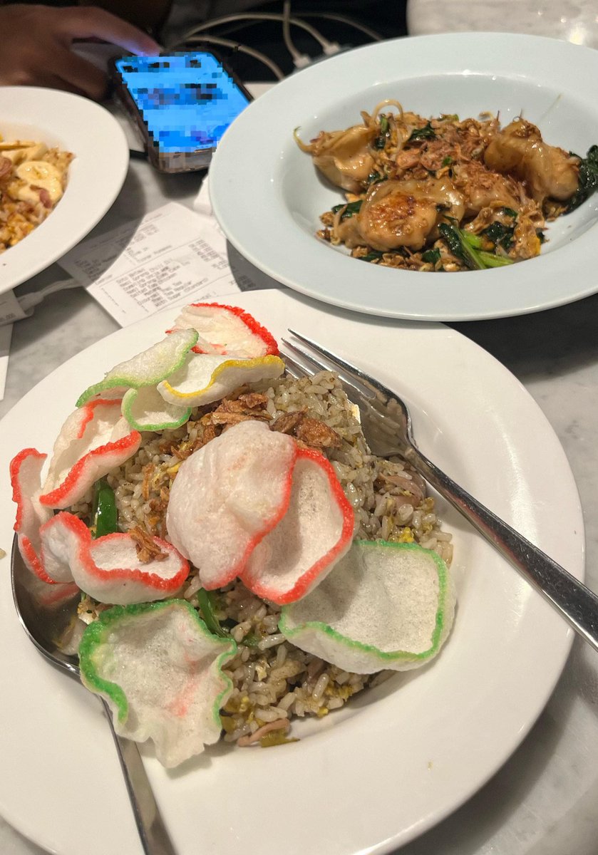 anothersside's tweet photo. lunchhh https://t.co/QjpCuMLO0A