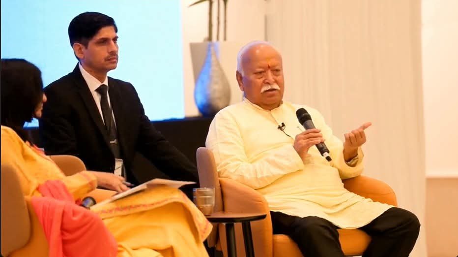 jangrasumi's tweet photo. #CelebratingOneness
"If I have to mention a single principle that defines #Sangh, it is “#Apnapan” - pure, #Sattvik love for everybody. A Hindu is connected with family, community, society, and humanity. A #Hindu not only #worships, but also loves #nature." - Dr. Mohan ji Bhagwat https://t.co/DFvGCm2w37