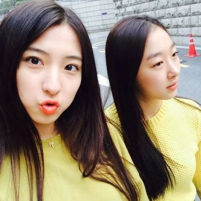 ellahazelnut_'s tweet photo. one of my favourite pictures of all time is this trainee pic of her and juyeon... sobbing a bit but im a big girl now so i wont cry that much https://t.co/9wtEWfTzv6