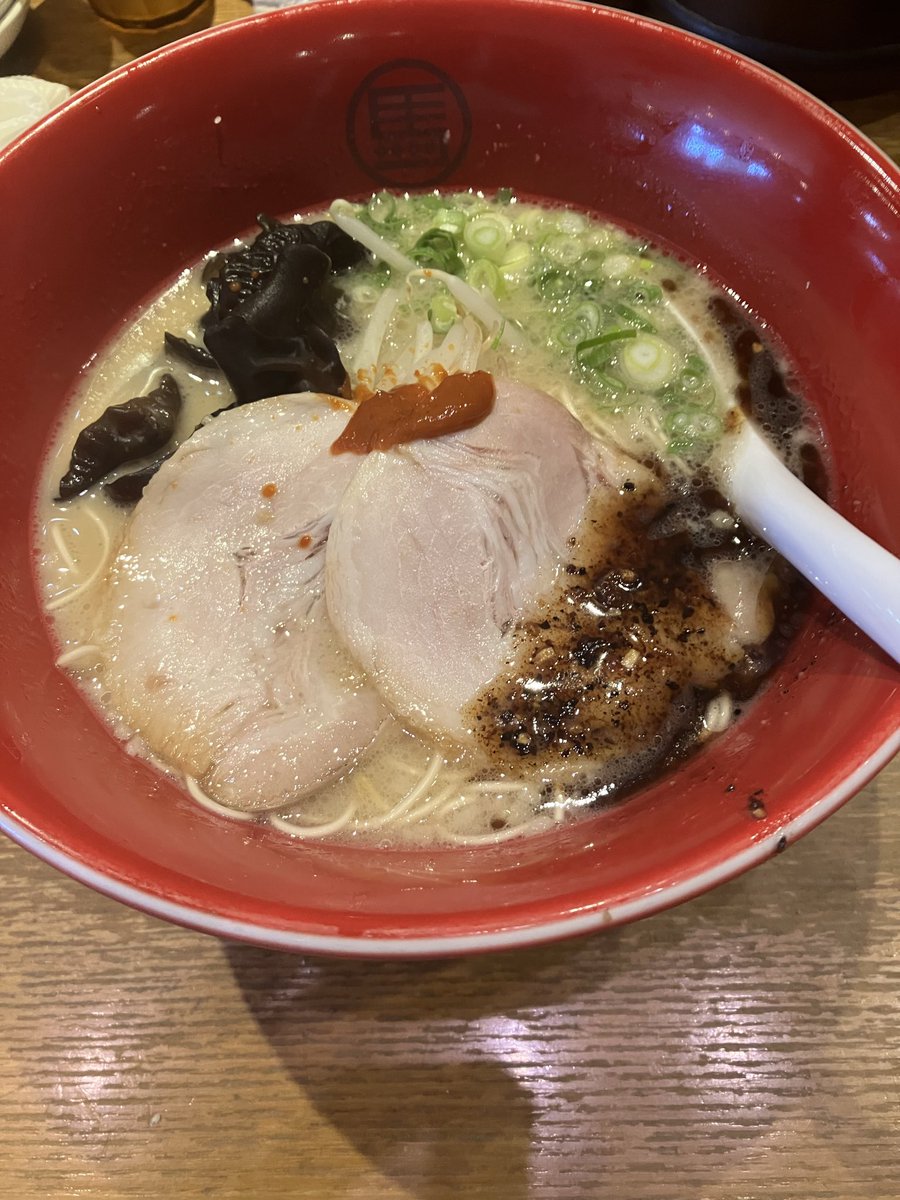 EMRidingClub's tweet photo. 最強セットの昼ごはん
替え玉オーダー済み
毎日でも食べたい https://t.co/QWgBjKjkv2